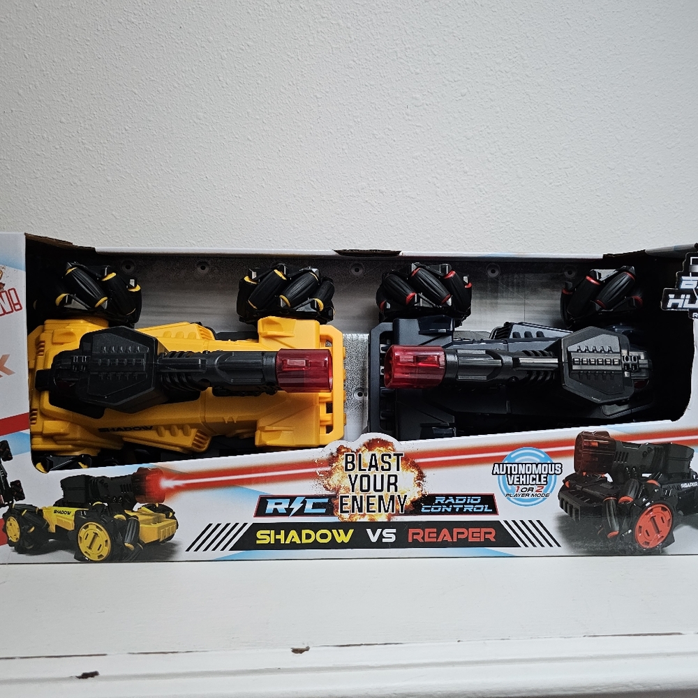 R/C radio control shadow vs reaper battle vehicles.